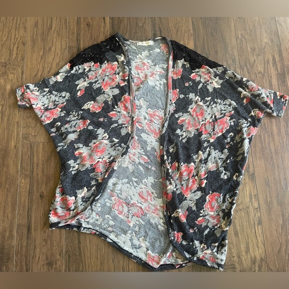 Abercrombie & Fitch O/S floral shawl - Picture 2 of 3